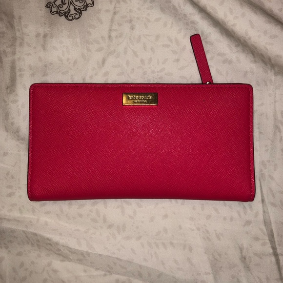 COPY - Kate Spade Wallet - Picture 1 of 3
